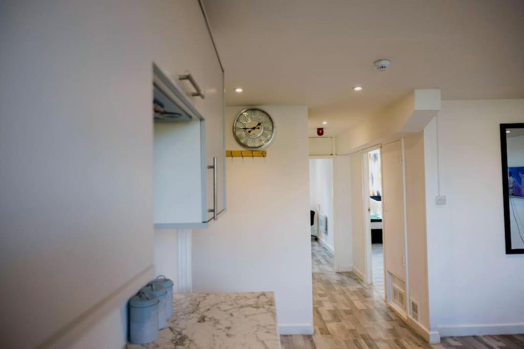 2 Bedrooms -Parking-Very Spacious-Wifi London Luaran gambar