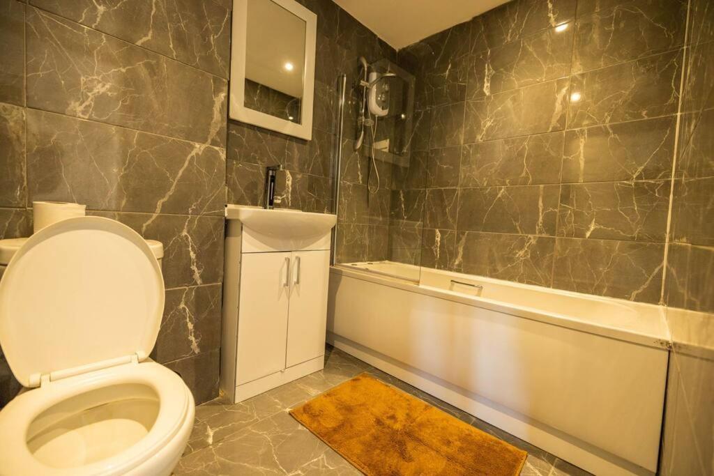 2 Bedrooms -Parking-Very Spacious-Wifi London Luaran gambar