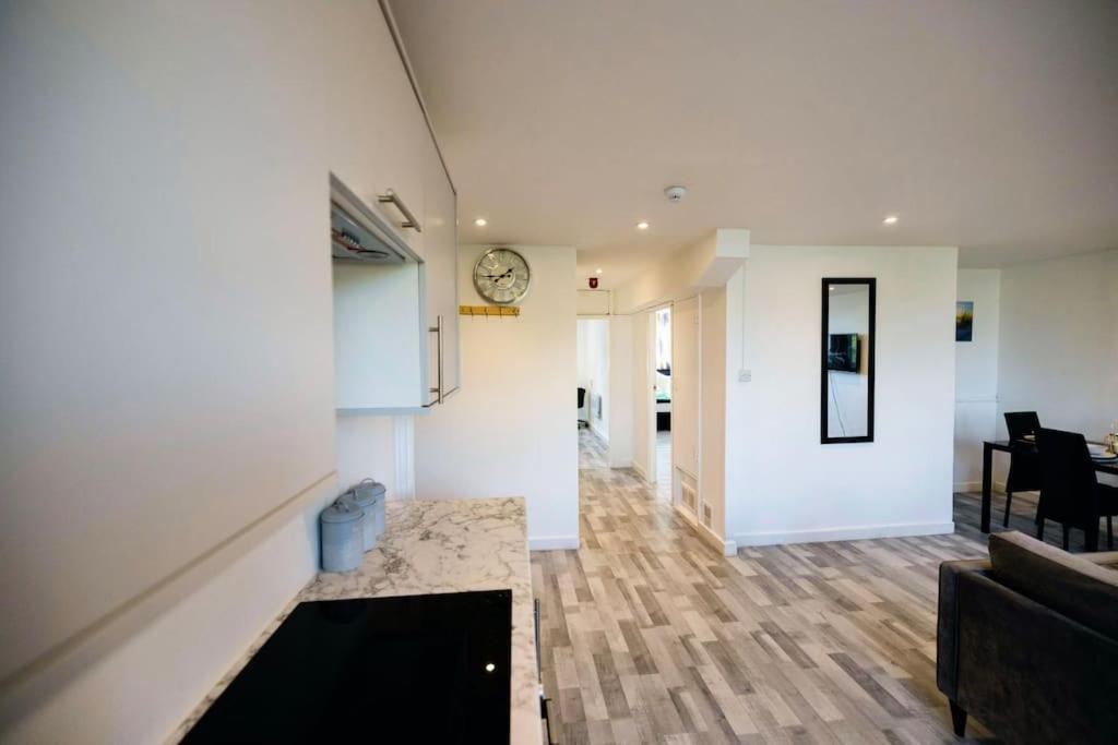 2 Bedrooms -Parking-Very Spacious-Wifi London Luaran gambar